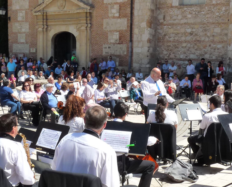 Bandas en Comunidad 2M